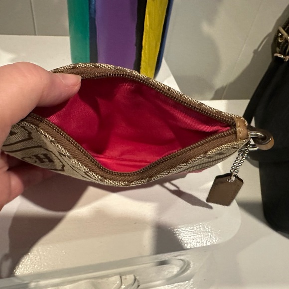 Coach wristlet used good condition - Picture 4 of 5